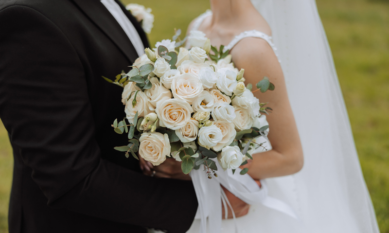 marriage-bride-and-groom-with-flowers